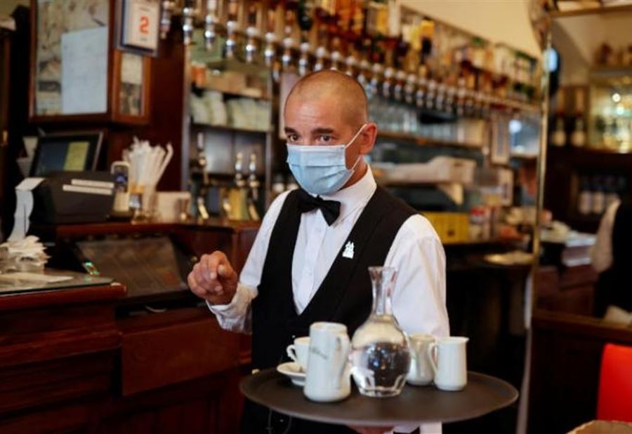 ردّ على "كل من يتعرّض للقطاع السّياحي"!