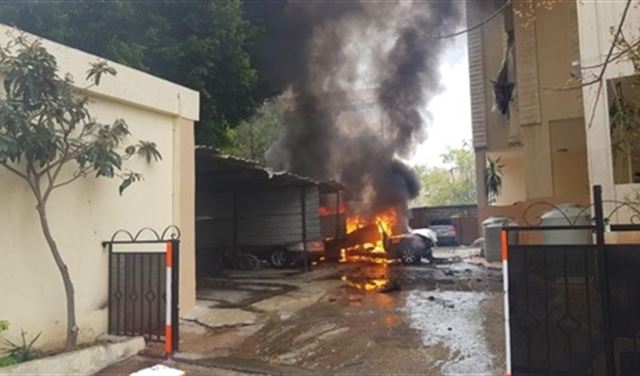 العميد حمادة يتفقد موقع انفجار السيارة