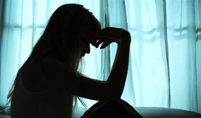 علاج القلق والإكتئاب . . . بالصدمات الكهربائية علاج القلق والإكتئاب . . . بالصدمات الكهربائية