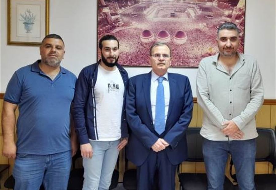 البزري يلتقي وفداً من مستشفى صيدا الحكومي ويبحث معهم المشاكل