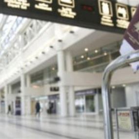 جثة طفل حديث الولادة داخل طائرة في مطار بيروت