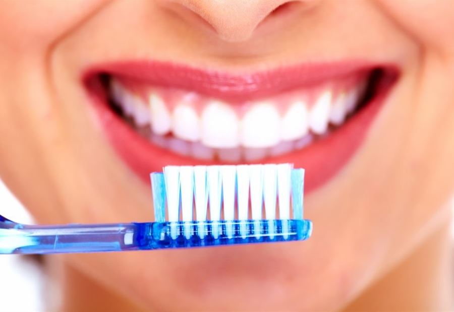 تنظيف الأسنان بالفرشاة قد يساعد في الحماية من مرض لا علاج له!