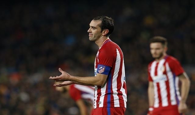 إيقاف مدافع أتلتيكو مدريد ثلاث مباريات
