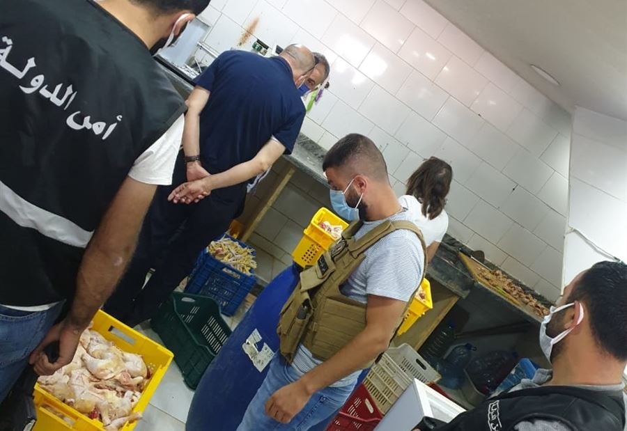 بالصور: ضبط دجاج فاسد في بعلبك 