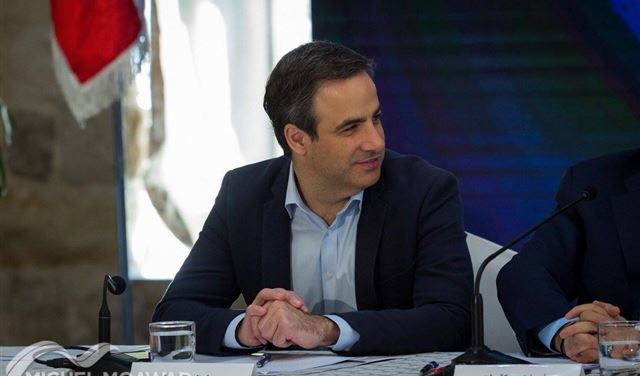 معوض يتبرّأ من "حسابات سليماني ومحور الممانعة"