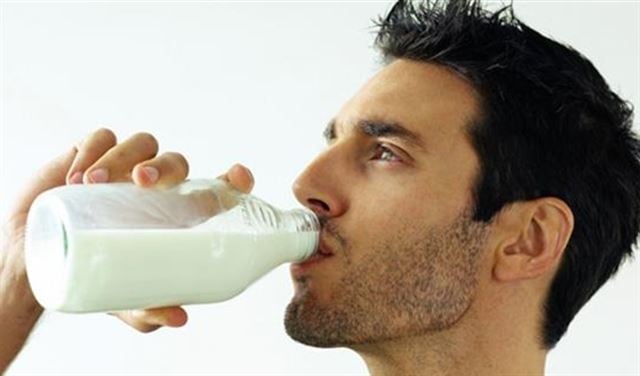 اليكم بعض الفوائد الرائعة لشرب الحليب تهم الرجال