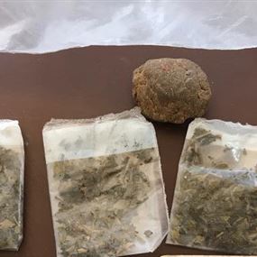 ضبط بحوزتهما كمية من مادة السيلفيا وحشيشة الكيف