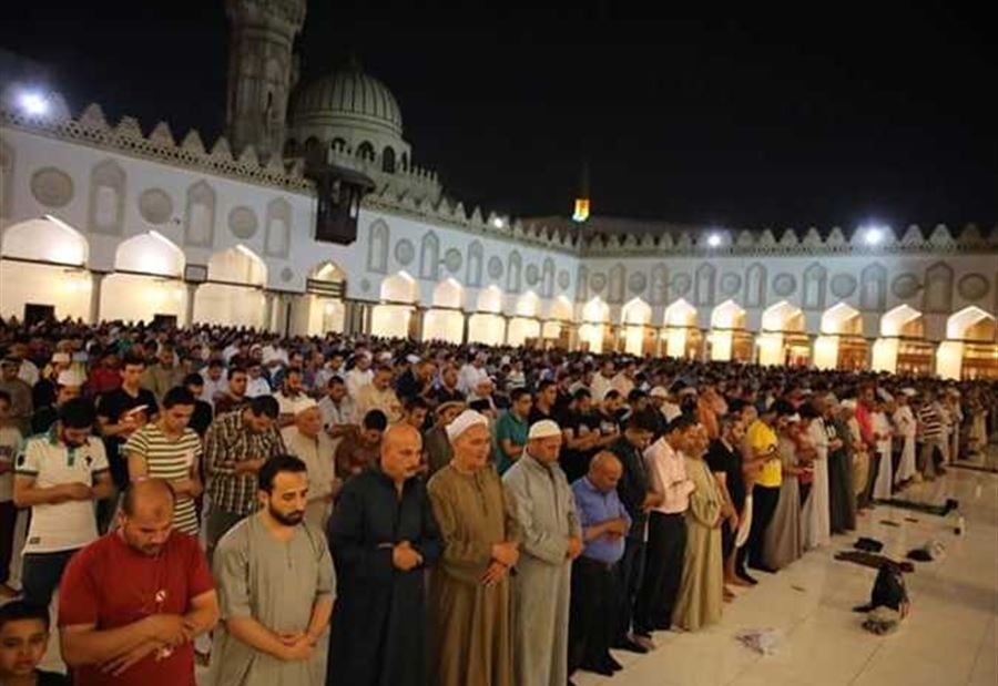 مصر تُعلِن عن شرط وحيد لإقامة "التراويح" في رمضان