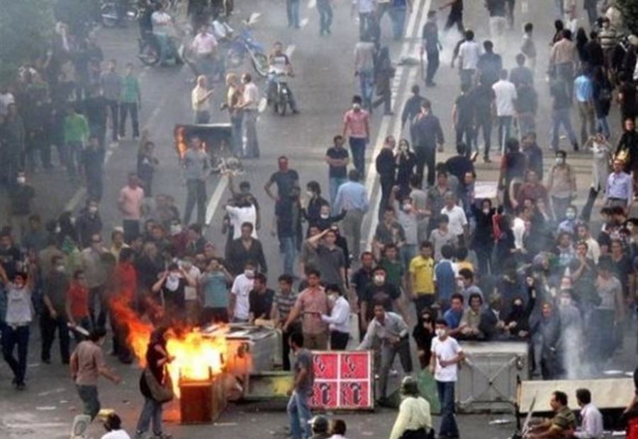 إيران تقطع الإنترنت خوفًا من الاحتجاجات 