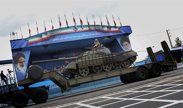 إيران تكشف النقاب عن دبابتها الجديدة