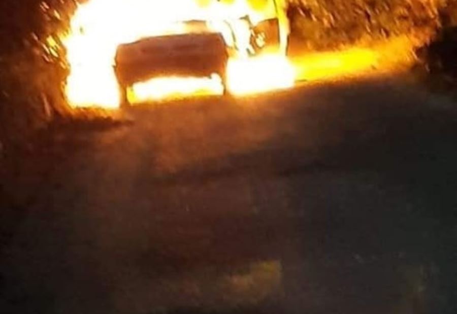 حريقُ سيارة في صور لم تعرف اسبابه حريقُ سيارة في صور لم تعرف اسبابه