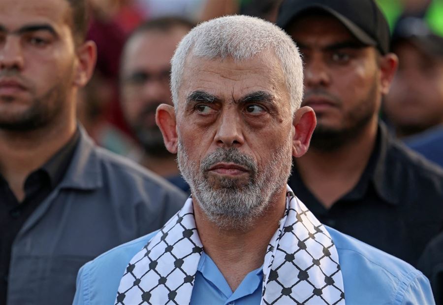 قضى نحو 180 ساعة معه... مُحقق إسرائيلي استجوب السنوار يبوح بأسرار "غريبة"!