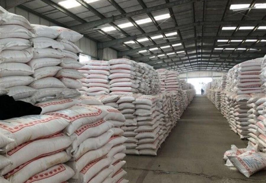 تشميع مستودعات للطحين في صيدا