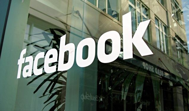هل يقرأ فيسبوك عقولنا؟.. قسمٌ سرِّي بالشركة!