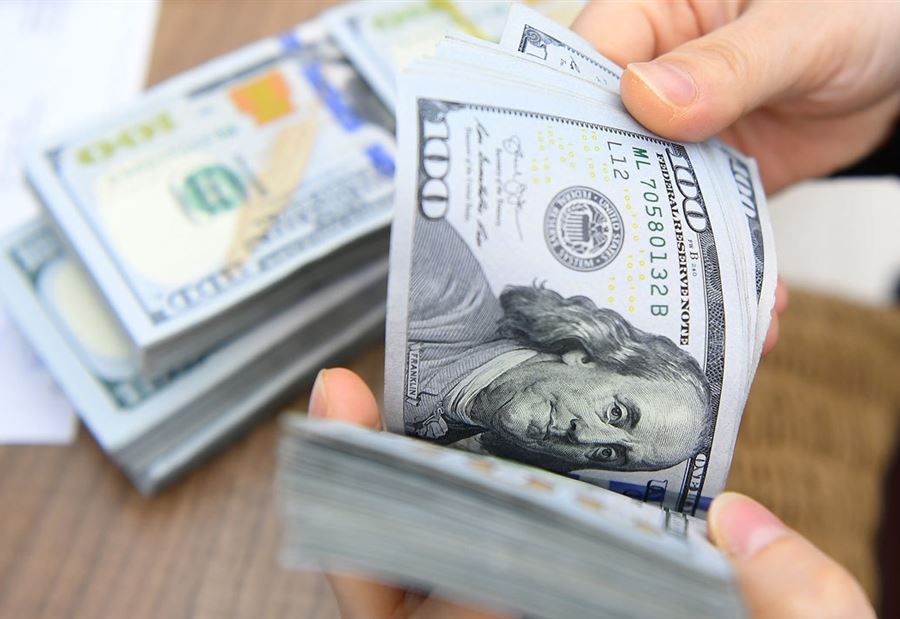 الدولار يفتتح على تسعيرة مرتفعة!