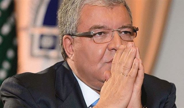 المشنوق يبرئ ساحته