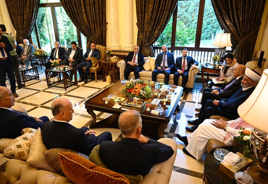 نواب انسحبوا من اللقاء في دارة السفير السعودي