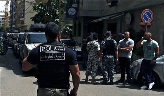 كمين يوقع "ملازم أول" في قوى الأمن بقبضة شعبة المعلومات