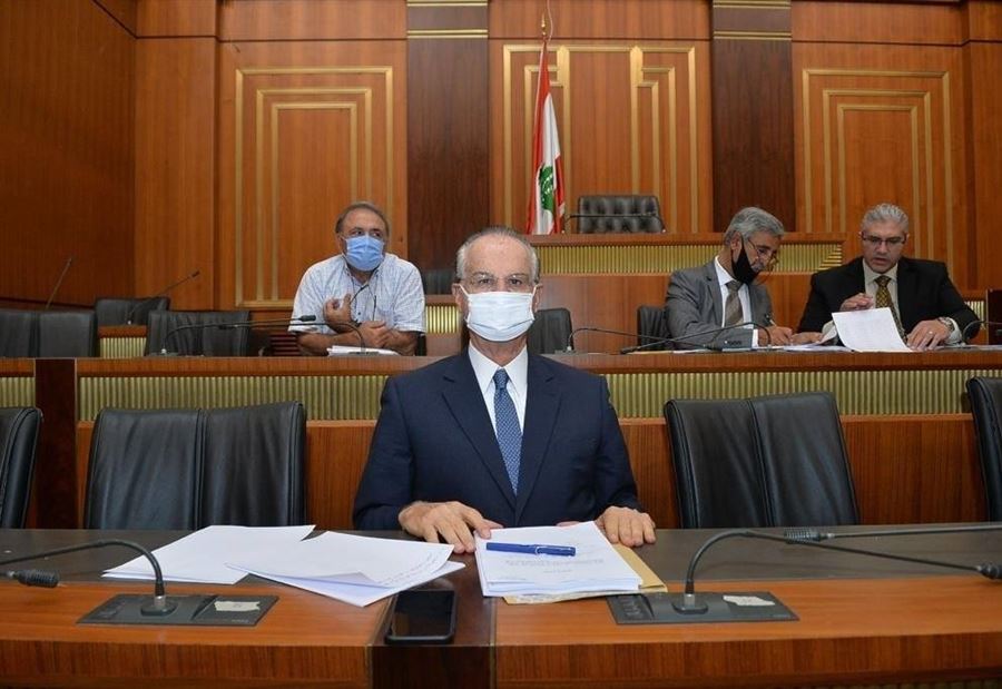 عدوان يُغرّد عن "قانون يحقق مصلحة العدالة" عدوان يُغرّد عن "قانون يحقق مصلحة العدالة"
