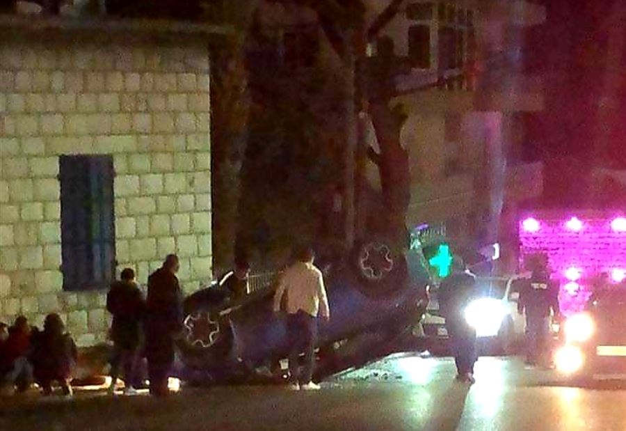 جريحان بإنقلاب سيارة في جعيتا