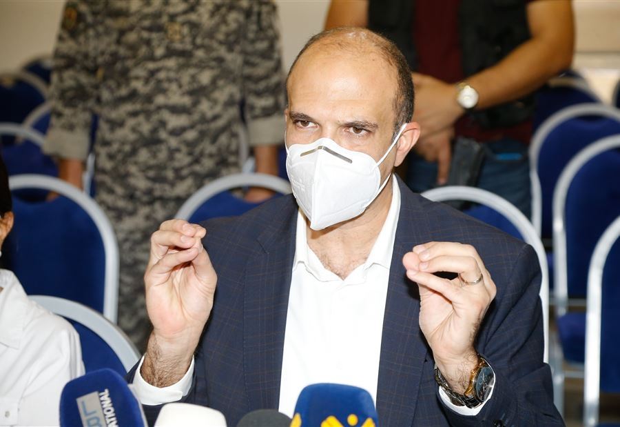 لقاح كورونا... حسن يؤجّل اعتماد مستشفيي بعلبك والبترون 