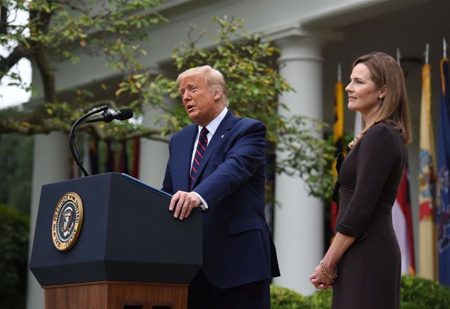 رسمياً... ترمب يعلنُ عن مرشحته لخلافة غينسبيرغ رسمياً... ترمب يعلنُ عن مرشحته لخلافة غينسبيرغ