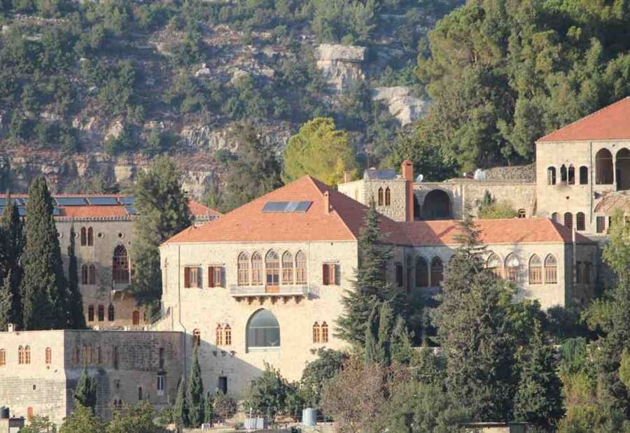 حزب الله يبرِّد العلاقة مع المختارة