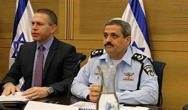 إسرائيل لا تثق بضبّاطها! إسرائيل لا تثق بضبّاطها!