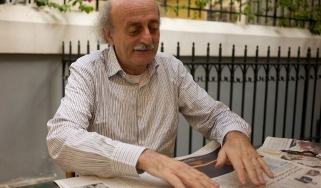 جنبلاط في جلسة تأمل تصاعدي