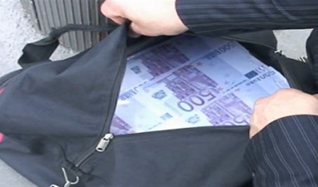 سلب 130 ألف يورو من محل للصيرفة في شتورا