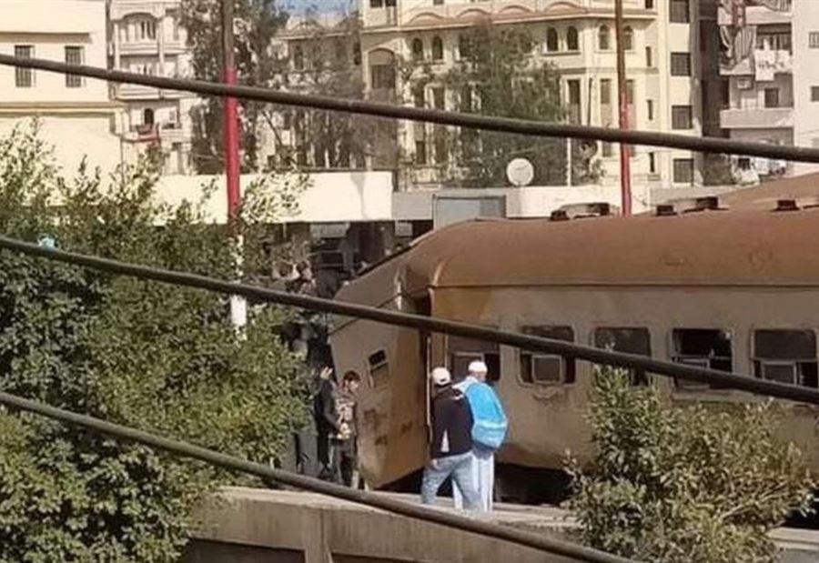 إصطدامُ قطار بحاجز إسمنتي في مصر