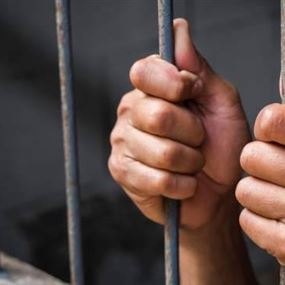 سرق الملايين وكاميرات مراقبة من مبنى البلدية!