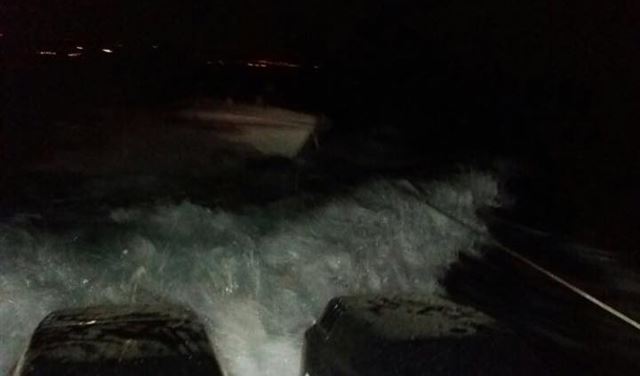 بالصور: تعطّل زورقه مقابل شاطئ صور وكان لوحده.. فماذا حدث؟!