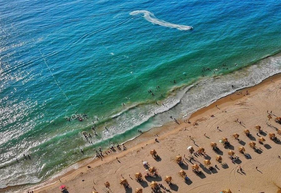 رجل مضرجّ بالدماء على شاطئ صيدا... وتفاصيل "صادمة"! 