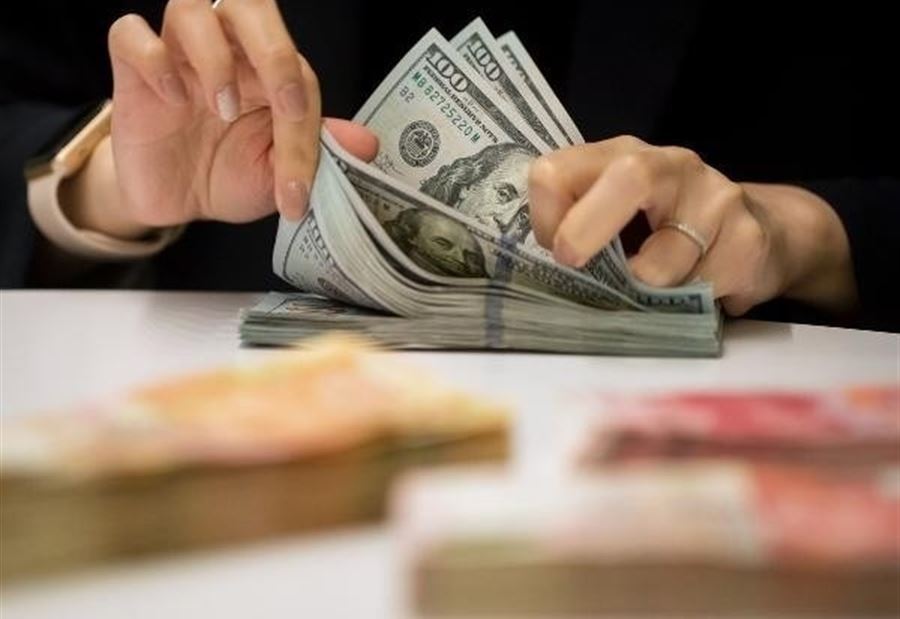 أرقام هائلة لامسها الدولار... الخطر مستمر وخطوة قد تفجّر الشارع!