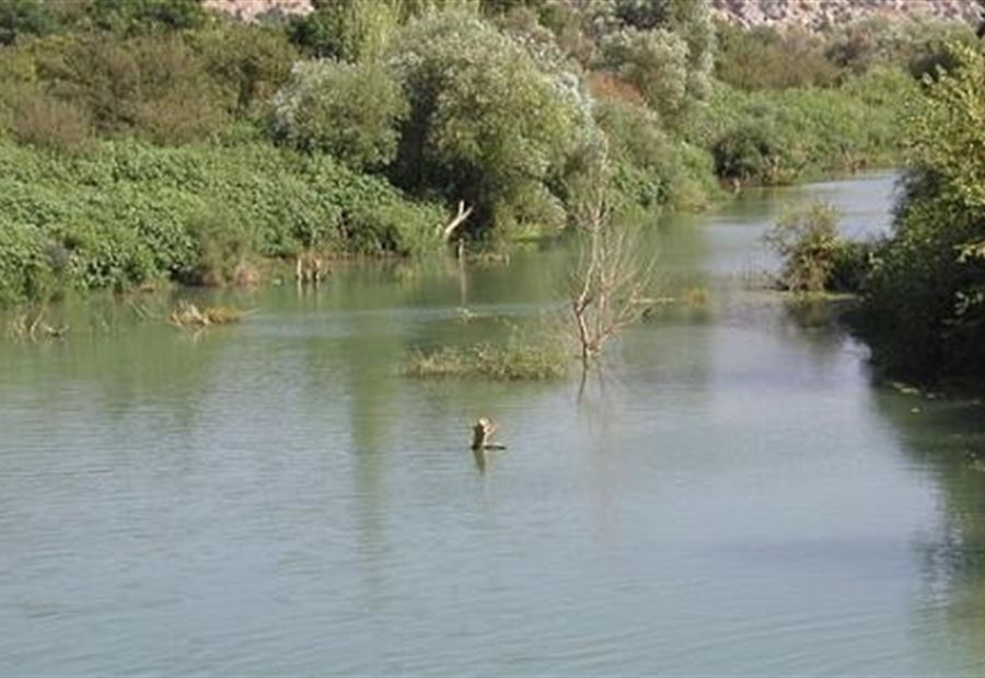 عمليّاتُ بحثٍ لِشاب غرق في "العاصي"