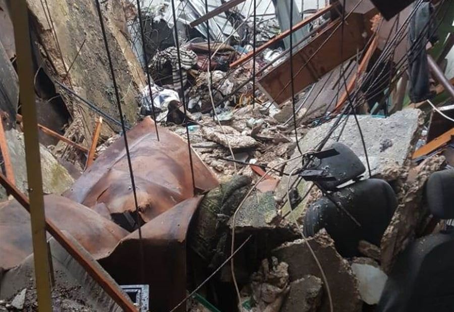 بالفيديو والصور: إنهيار سقف في طرابلس