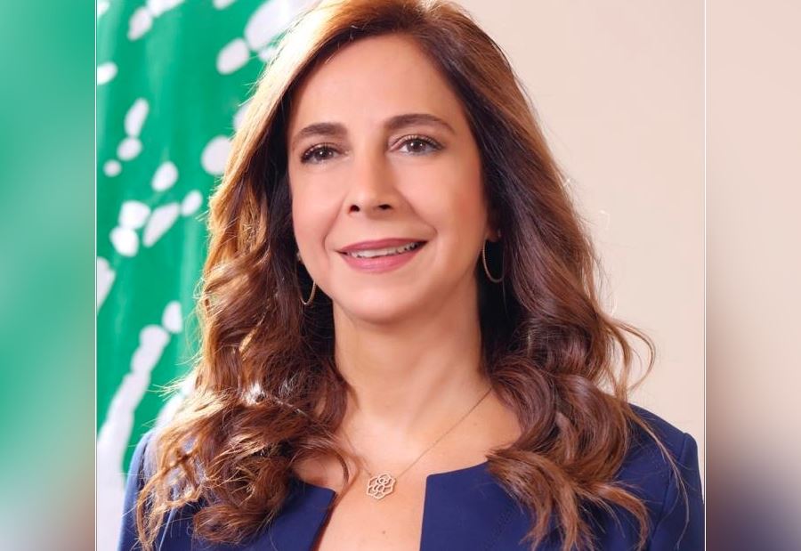 زينة عكر... ضابط الإرتباط