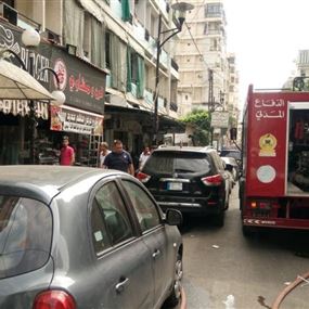 بالصورة: حريق داخل احدى المطاعم في الطريق الجديدة