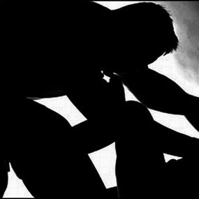 في الكرنتينا.. خنقها بوشاح ووضعها داخل حقيبة سفر