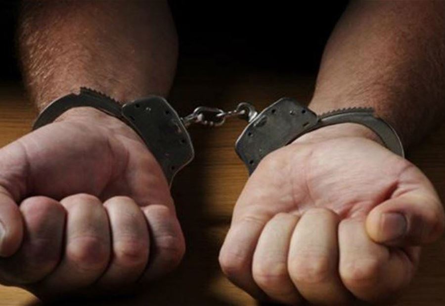توقيف شخصين  لإلقائهم "مولوتوف" على مالية طرابلس