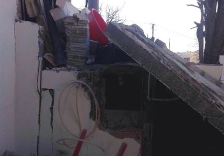 انهيار سقف منزل على مسنة في قاع الريم