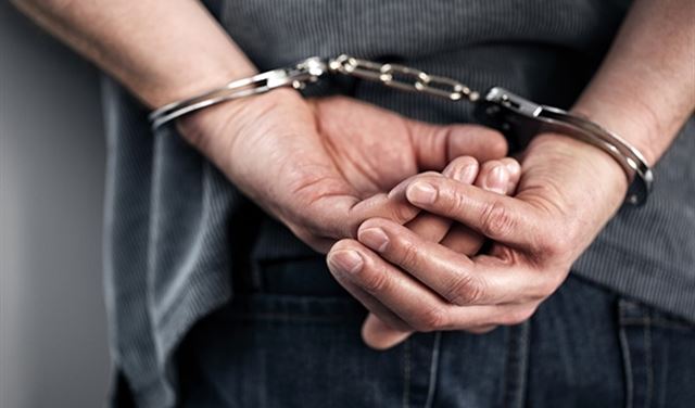 توقيف مطلوب بـ5 مذكرات 