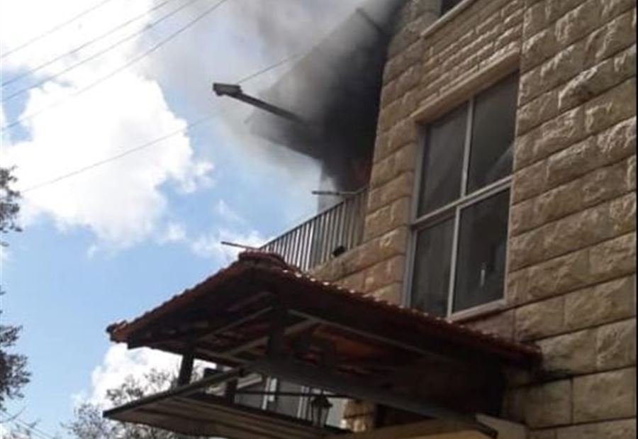 بالصور: حريق داخل شقة سكنية في عاليه