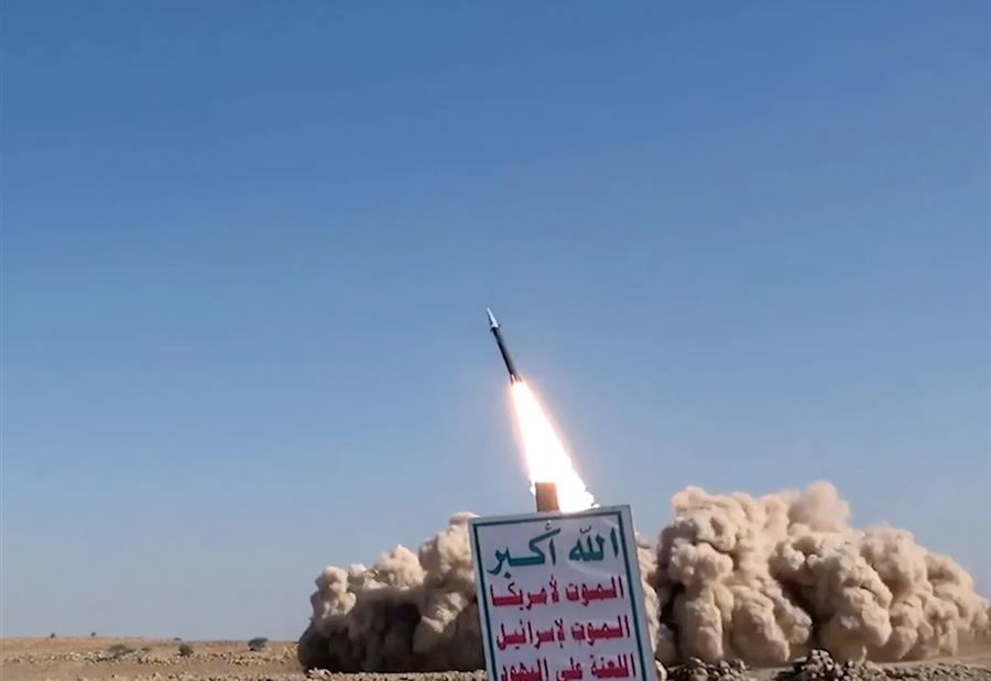 الحوثي يستهدف قاعدة إسرائيلية في يافا الحوثي يستهدف قاعدة إسرائيلية في يافا