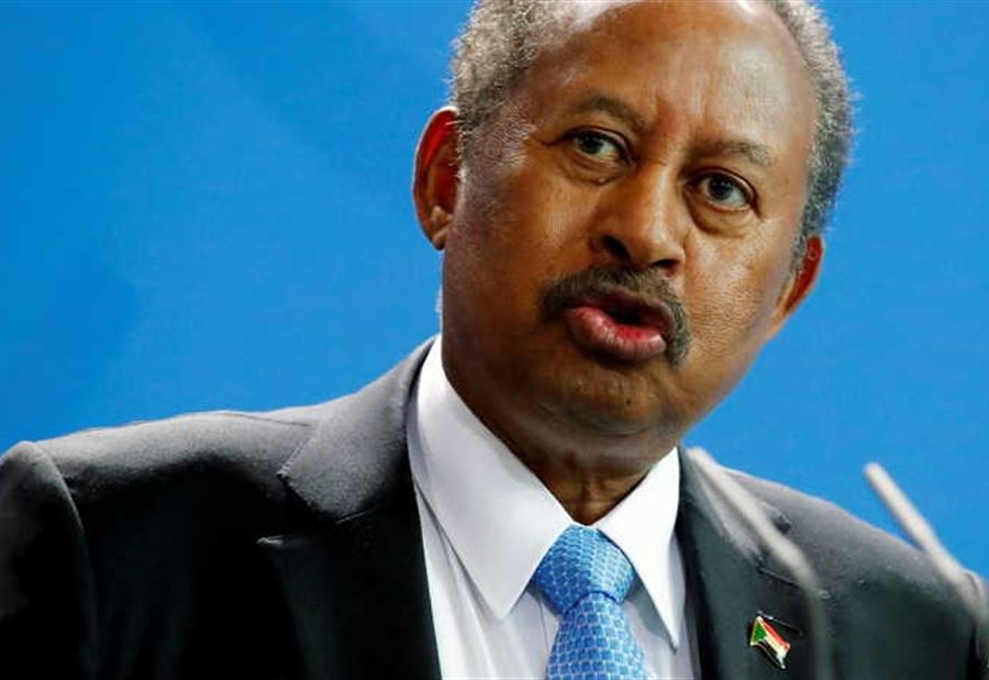 قوات عسكرية تحتجز رئيس الحكومة السودانية في منزله قوات عسكرية تحتجز رئيس الحكومة السودانية في منزله