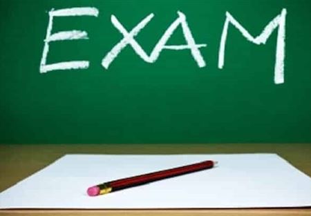 هذه الكلية أجّلت الامتحانات بسبب العاصفة...