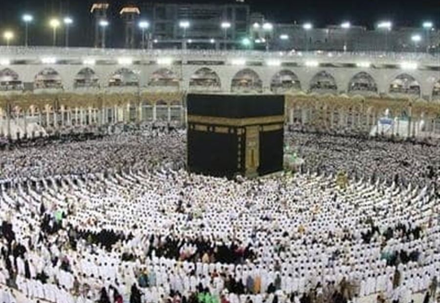 توافد الآلاف للمسجد الحرام في أولى العشر الأواخر من رمضان توافد الآلاف للمسجد الحرام في أولى العشر الأواخر من رمضان