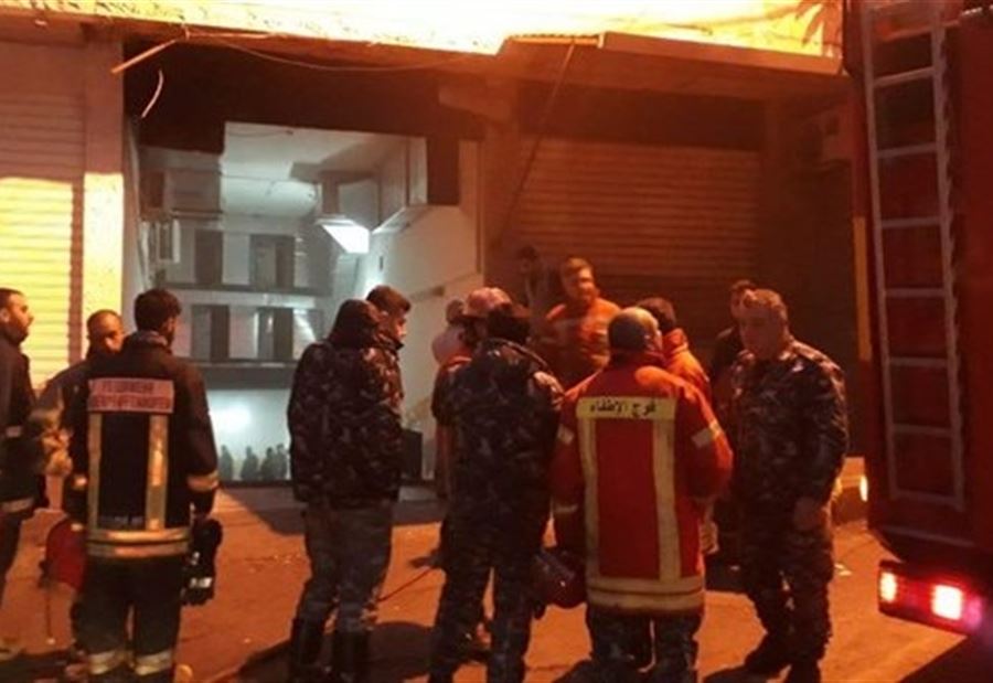 بالصورة: حريق مستودع في فردان