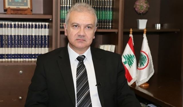 كرم يكشف الفرق بين "الخيّ وخيّيه"